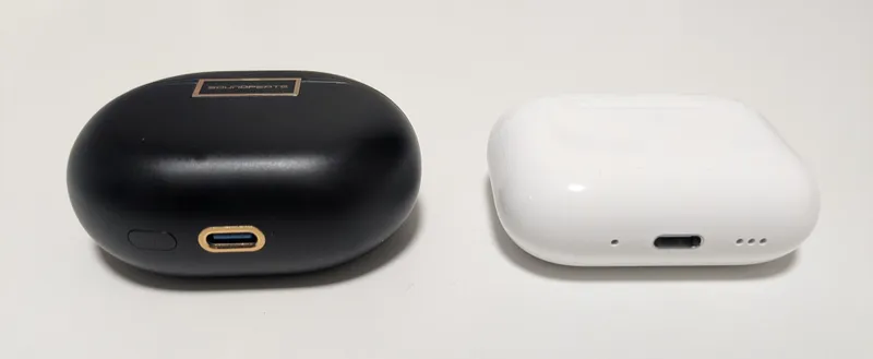 横から見たAir5 Pro+とApple AirPods Pro 3